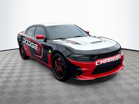 Used 2015 Dodge Charger R/T w/ Plus Group image 4