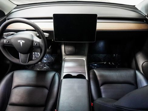 Used 2022 Tesla Model Y Long Range AWD/4WD image 11