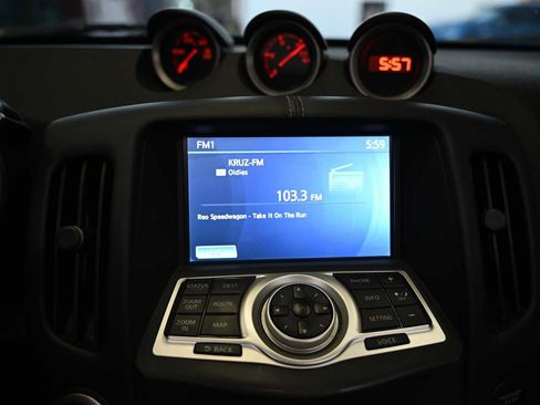 Used 2014 Nissan 370Z Touring w/ Sport Package image 20