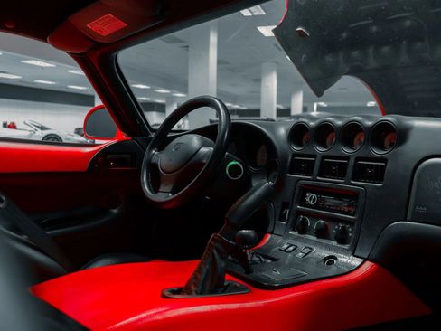Used 1997 Dodge Viper GTS image 5