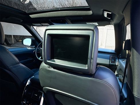 Used 2022 Land Rover Range Rover Sport HSE Silver Edition image 33