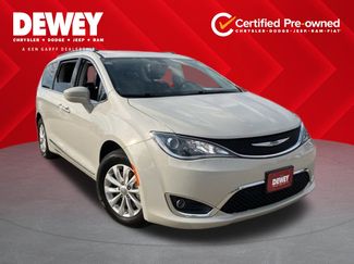 Certified 2019 Chrysler Pacifica Touring-L w/ Premium Audio Group image 1