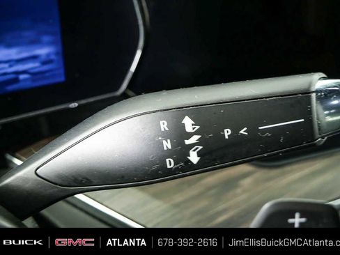 Certified 2025 Chevrolet Tahoe LT AWD/4WD image 17