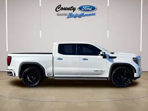 Used 2023 GMC Sierra 1500 Denali Ultimate AWD/4WD image 8