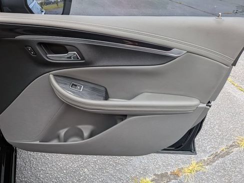 Used 2019 Chevrolet Impala LS FWD image 33