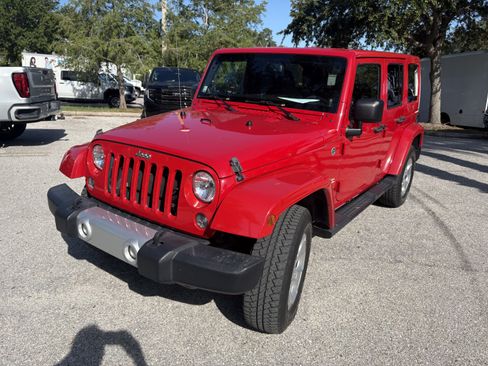 Used 2014 Jeep Wrangler Unlimited Sahara w/ Trailer Tow Group AWD/4WD image 3