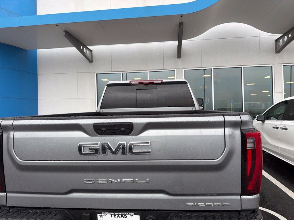 Used 2025 GMC Sierra 2500 Denali Ultimate w/ Max Trailering Package AWD/4WD image 5