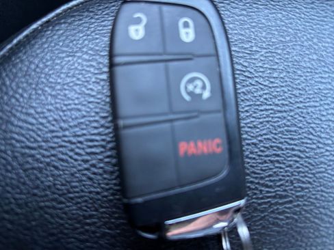 Used 2025 Jeep Compass Limited AWD/4WD image 22