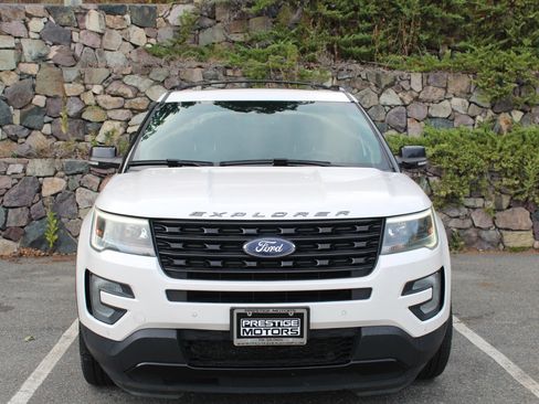 Used 2017 Ford Explorer Sport AWD/4WD image 3