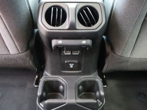 Used 2025 Jeep Wrangler Unlimited Sahara AWD/4WD image 14