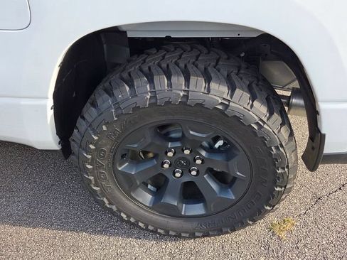 New 2026 RAM 1500 Express AWD/4WD image 5