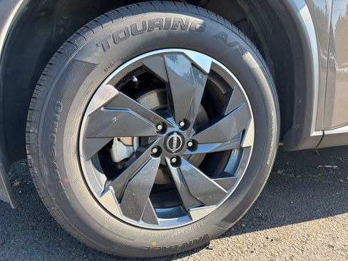 Used 2025 Nissan Rogue SV AWD/4WD image 33