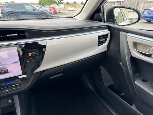 Used 2016 Toyota Corolla LE FWD image 25
