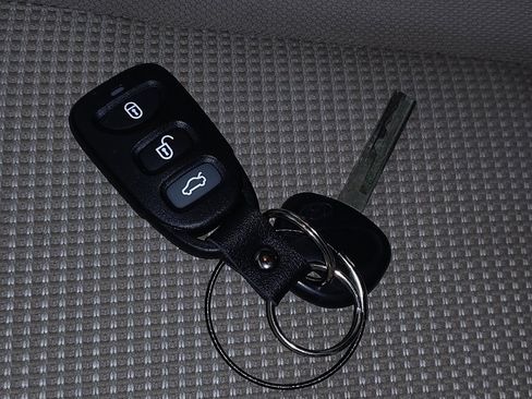 Used 2016 Hyundai Elantra GT FWD image 32