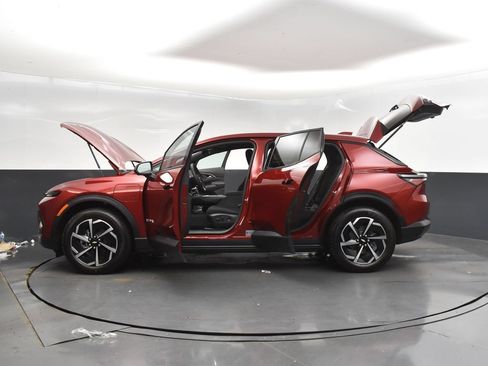 New 2026 Chevrolet Equinox EV LT w/ Comfort Package AWD/4WD image 45
