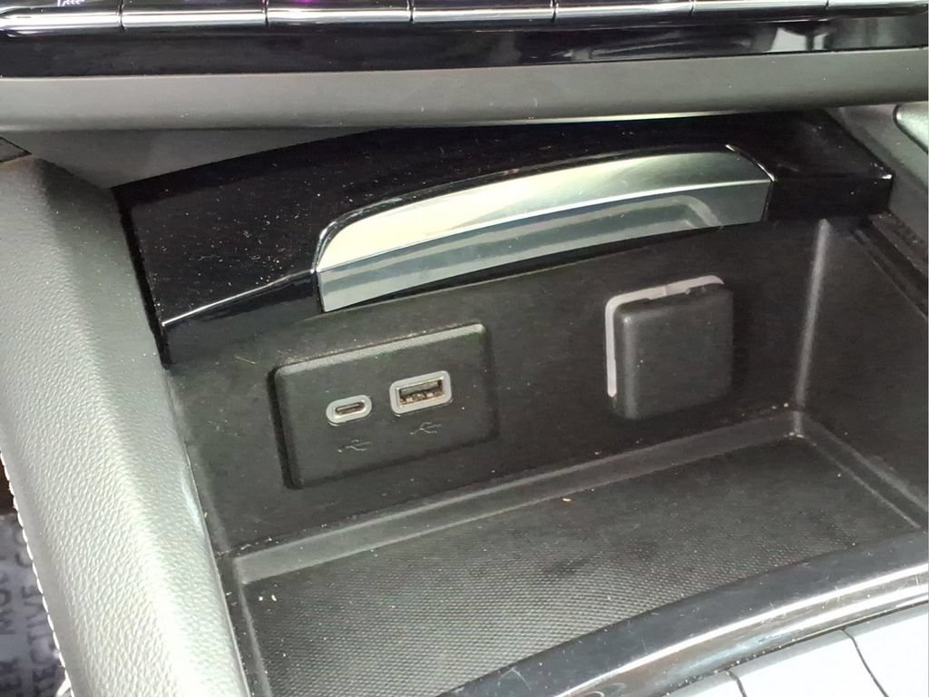 Used 2023 Buick Envision Essence FWD image 13