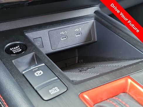 Certified 2026 Nissan Kicks SR FWD image 11