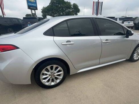 Used 2022 Toyota Corolla LE w/ LE Convenience Package FWD image 8