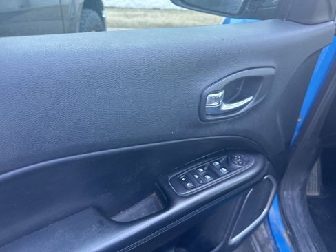 Used 2020 Jeep Compass Latitude image 9