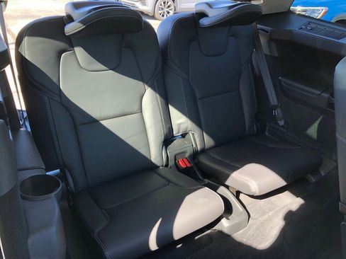 Used 2023 Volvo XC90 B6 Ultimate w/ Protection Package Premier image 37