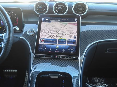 Used 2024 Mercedes-Benz GLC 300 4MATIC image 12