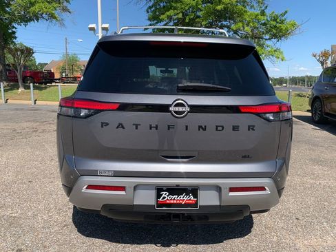 Used 2023 Nissan Pathfinder SL w/ Lighting Package (N92) FWD image 6