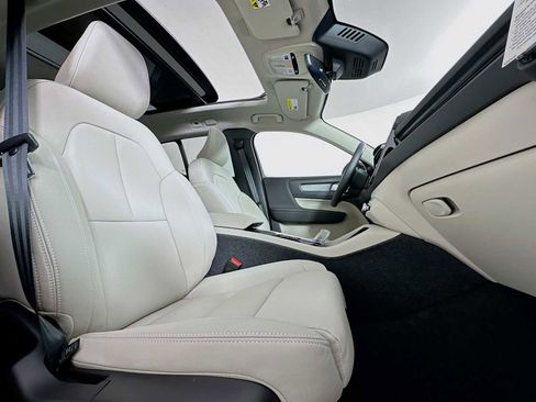 New 2026 Volvo XC40 B5 Plus w/ Protection Package Premier image 27