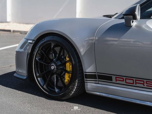 Used 2016 Porsche 911 R RWD image 17