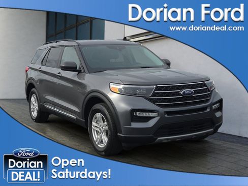 Certified 2023 Ford Explorer XLT w/ Equipment Group 202A AWD/4WD image 1