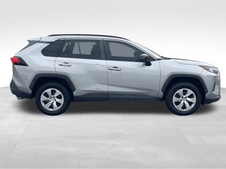 Used 2021 Toyota RAV4 LE FWD video 2