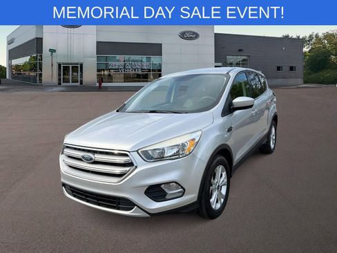 Used 2017 Ford Escape SE AWD/4WD image 5