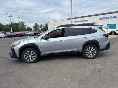 Used 2024 Subaru Outback Premium AWD/4WD image 14