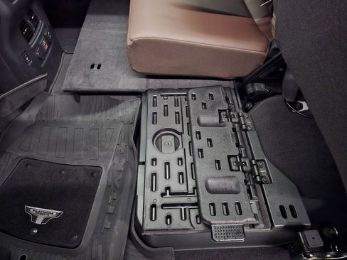 Used 2024 Nissan Titan Platinum Reserve w/ Moonroof Package image 40