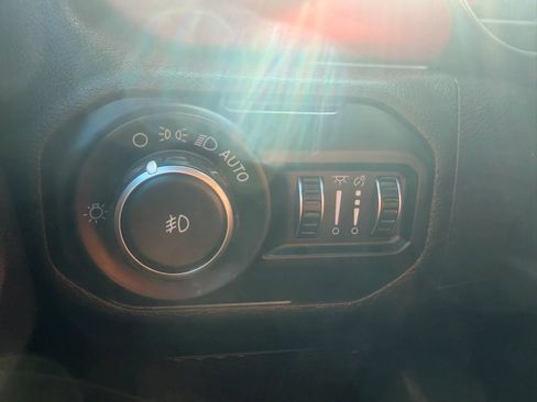 Used 2019 Jeep Wrangler Rubicon AWD/4WD image 17