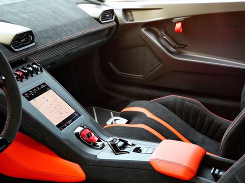 Used 2023 Lamborghini Huracan STO RWD image 23