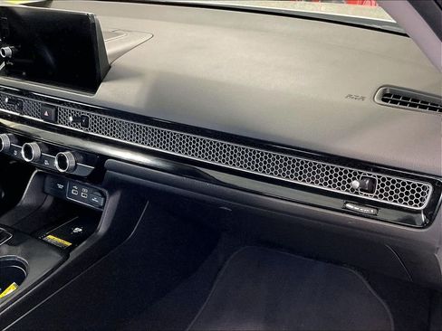 Used 2023 Honda Civic Touring image 13