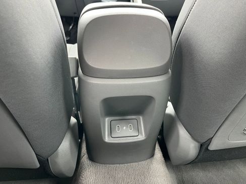 Used 2025 Hyundai Elantra SEL image 22