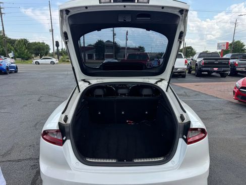 Used 2020 Kia Stinger GT-Line image 29