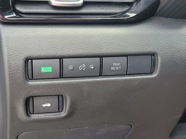 Used 2023 Nissan Sentra SR w/ Midnight Edition Package FWD image 31