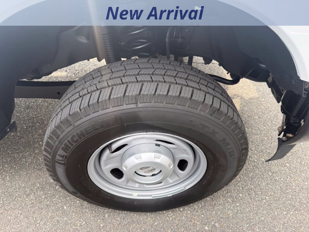 Used 2017 Ford F250 XL w/ Power Equipment Group AWD/4WD image 12