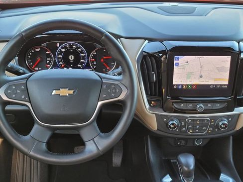 Used 2022 Chevrolet Traverse Premier image 19