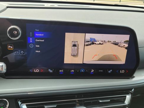 New 2026 Chevrolet Traverse LT w/ Sun and Wheel Package FWD image 20