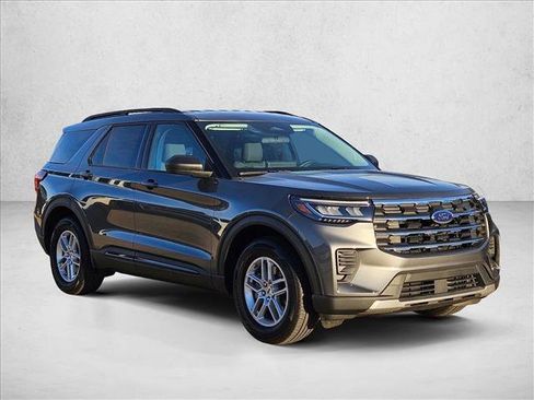 New 2026 Ford Explorer Active image 7