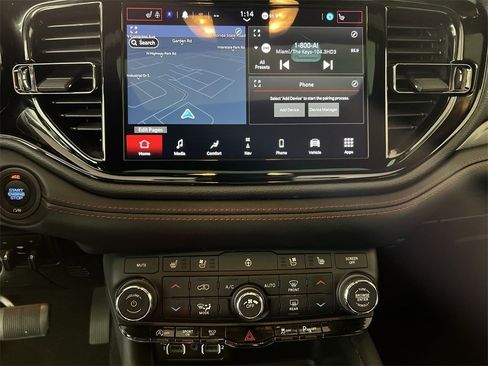 Used 2024 Dodge Durango GT image 12