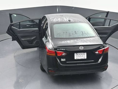 Used 2024 Nissan Altima 2.5 SV FWD image 45