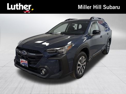 Used 2025 Subaru Outback Premium image 1