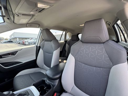Used 2024 Toyota RAV4 XLE image 19