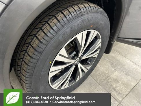 Used 2021 Nissan Rogue SV image 34