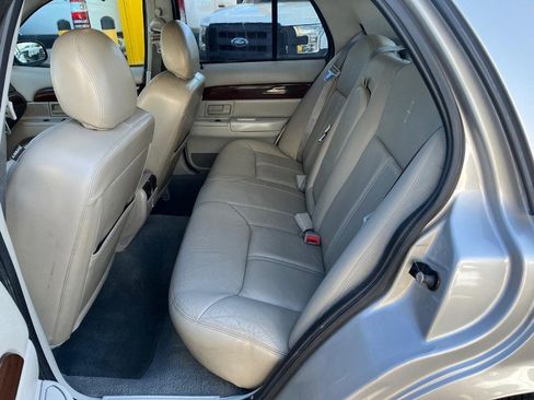 Used 2004 Mercury Grand Marquis GS image 8