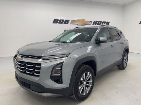 Used 2025 Chevrolet Equinox LT w/ Convenience Package II image 1